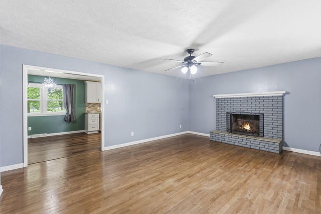 107 Dorcas Drive, Willard, MO 65781