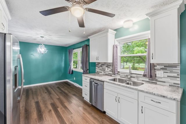 107 Dorcas Drive, Willard, MO 65781