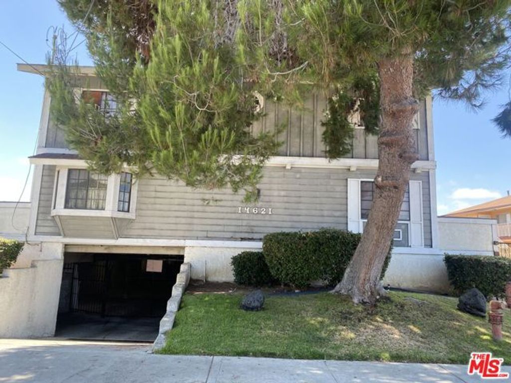 14621 S Berendo Avenue 7, Gardena, CA 90247