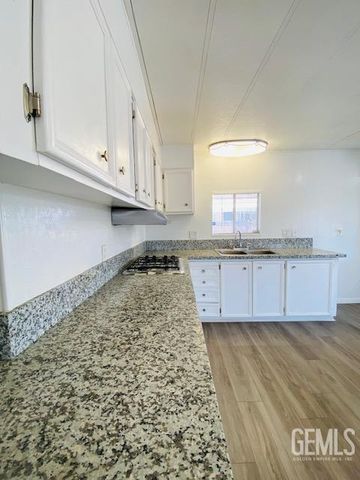 3535 Stine Road 124, Bakersfield, CA 93309