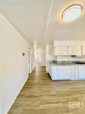 3535 Stine Road 124, Bakersfield, CA 93309
