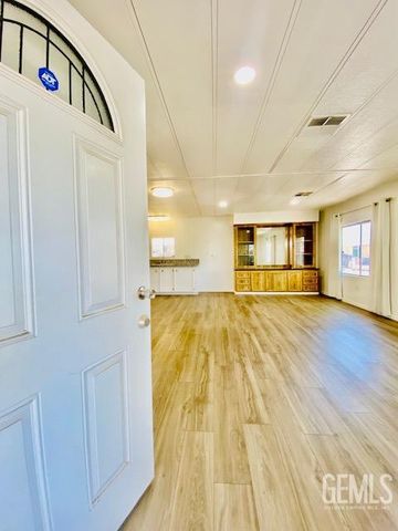 3535 Stine Road 124, Bakersfield, CA 93309