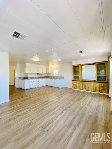 3535 Stine Road 124, Bakersfield, CA 93309