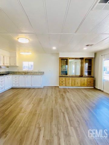 3535 Stine Road 124, Bakersfield, CA 93309