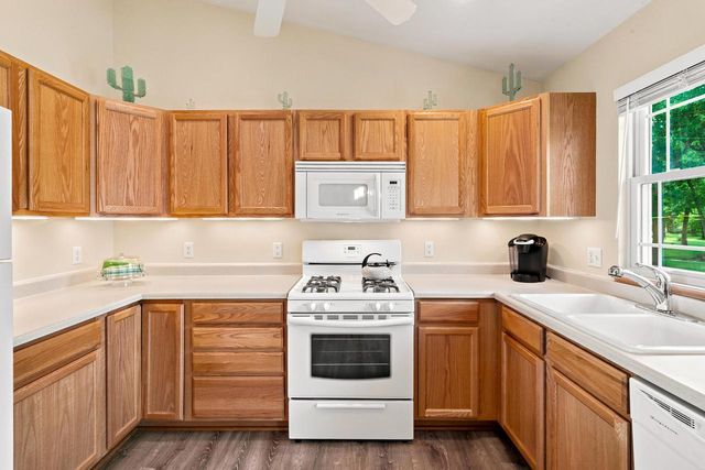 W3647 Lakeview DRIVE, Lake Geneva, WI 53147