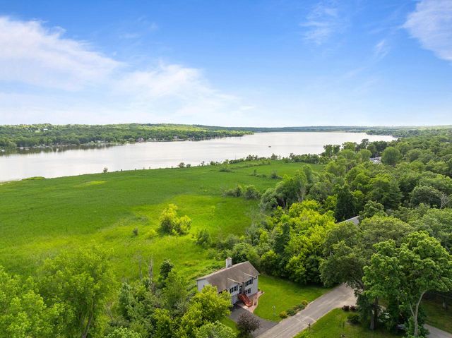 W3647 Lakeview DRIVE, Lake Geneva, WI 53147