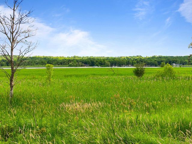 W3647 Lakeview DRIVE, Lake Geneva, WI 53147