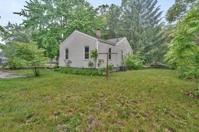 2477 Union Street, Lake Station, IN 46405