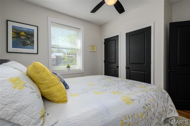 4222 Flad Avenue, St Louis, MO 63110