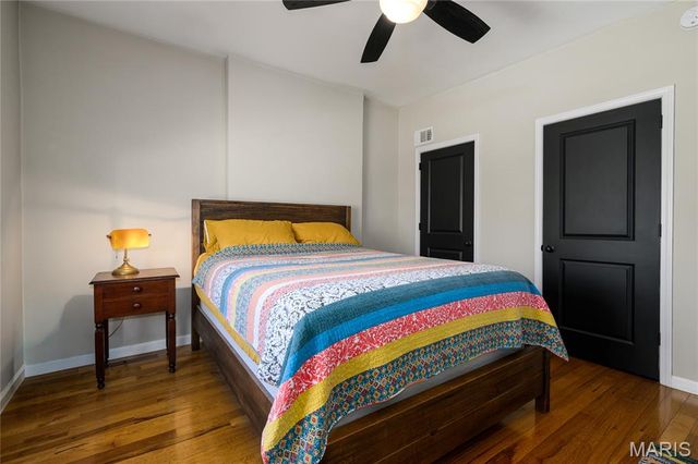 4222 Flad Avenue, St Louis, MO 63110