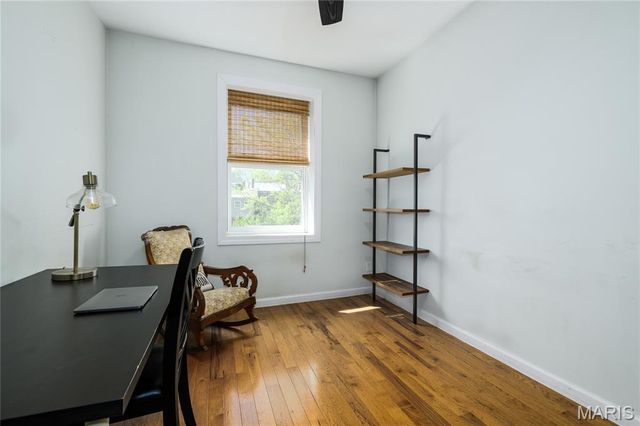 4222 Flad Avenue, St Louis, MO 63110