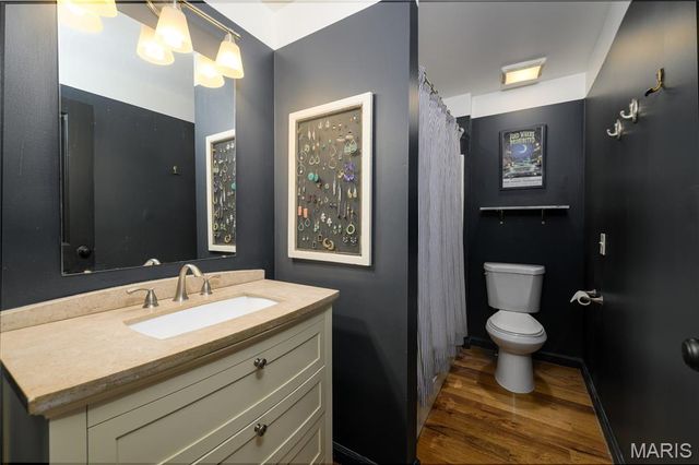 4222 Flad Avenue, St Louis, MO 63110