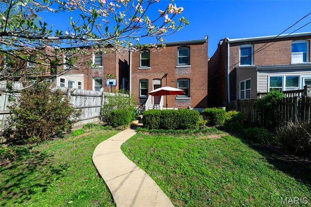 4222 Flad Avenue, St Louis, MO 63110