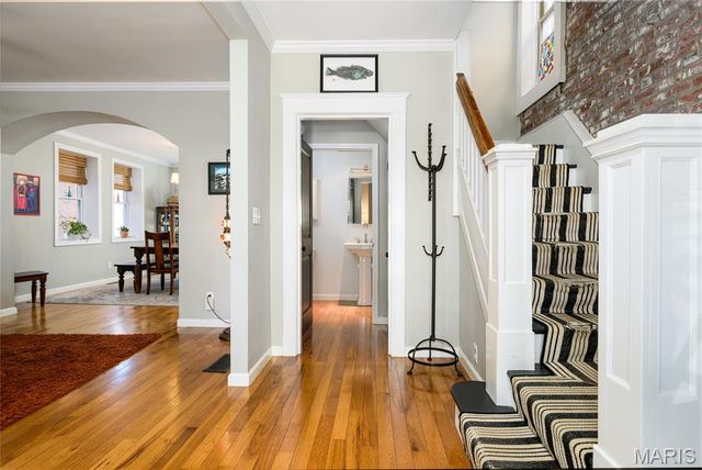 4222 Flad Avenue, St Louis, MO 63110