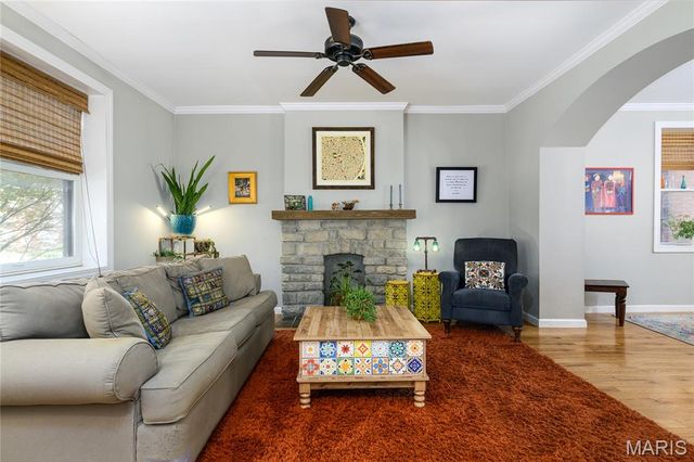 4222 Flad Avenue, St Louis, MO 63110