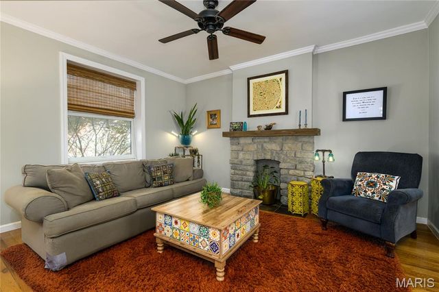 4222 Flad Avenue, St Louis, MO 63110