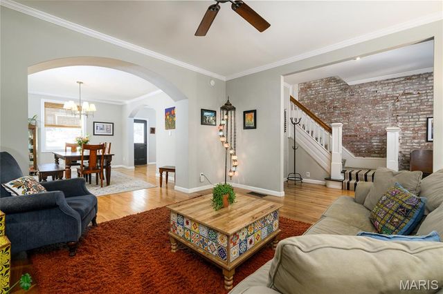 4222 Flad Avenue, St Louis, MO 63110