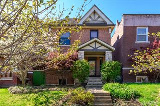 4222 Flad Avenue, St Louis, MO 63110