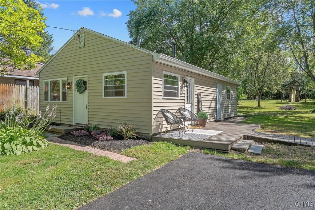 7815 Areopagitica Avenue, Cicero, NY 13030