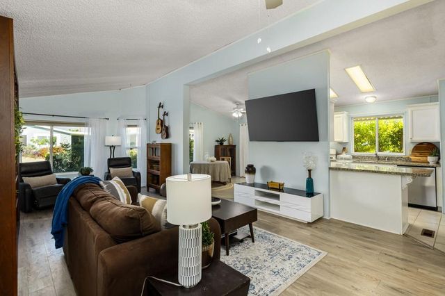 73450 Country Club Drive 33, Palm Desert, CA 92260