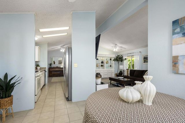 73450 Country Club Drive 33, Palm Desert, CA 92260