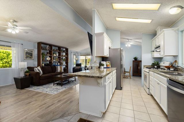 73450 Country Club Drive 33, Palm Desert, CA 92260