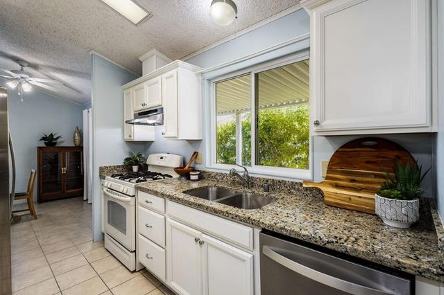 73450 Country Club Drive 33, Palm Desert, CA 92260