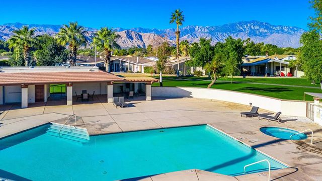 73450 Country Club Drive 33, Palm Desert, CA 92260