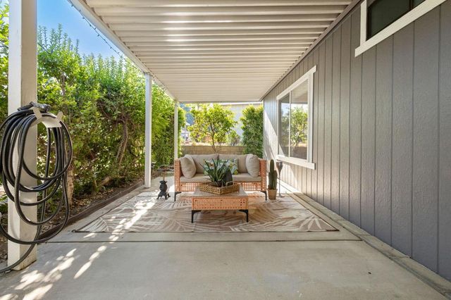 73450 Country Club Drive 33, Palm Desert, CA 92260