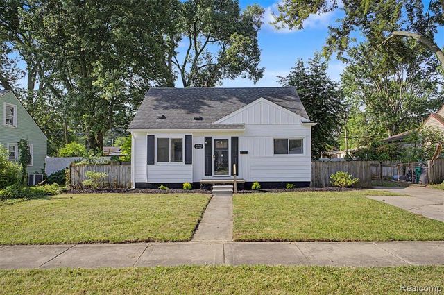 31765 Brown Street, Garden City, MI 48135