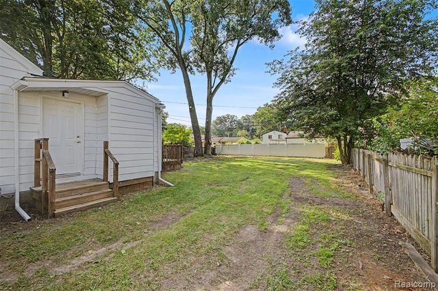 31765 Brown Street, Garden City, MI 48135