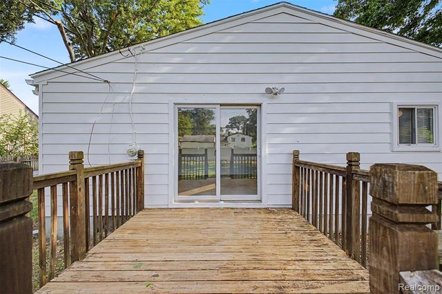 31765 Brown Street, Garden City, MI 48135
