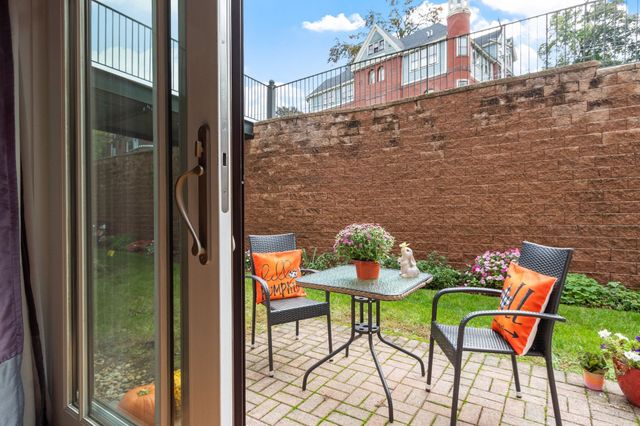 558 E Merrimack St 34, Lowell, MA 01852