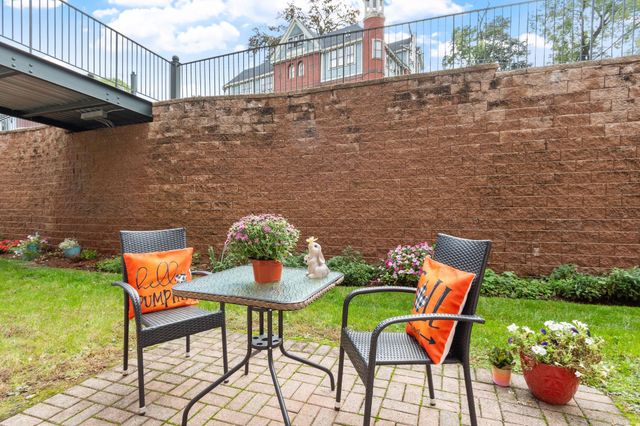 558 E Merrimack St 34, Lowell, MA 01852