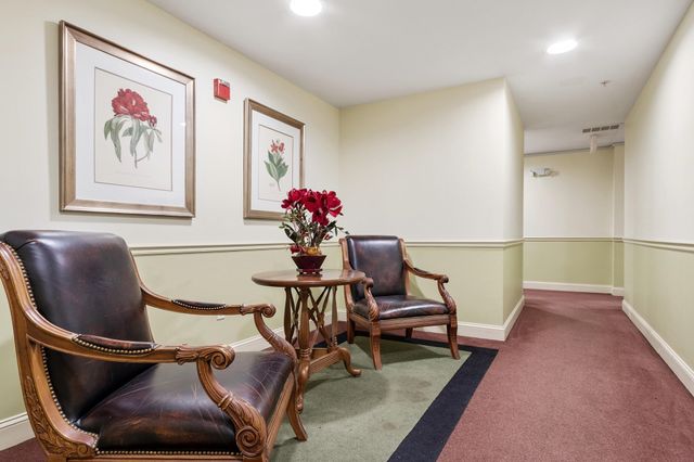 558 E Merrimack St 34, Lowell, MA 01852