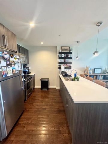 1215 Broadway 306, Astoria, NY 11106