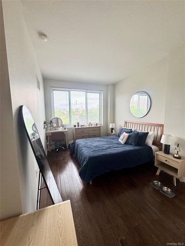 1215 Broadway 306, Astoria, NY 11106