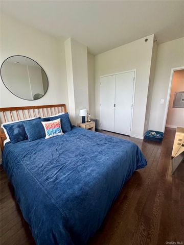 1215 Broadway 306, Astoria, NY 11106