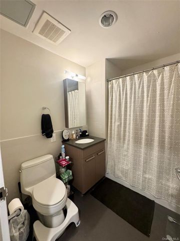 1215 Broadway 306, Astoria, NY 11106