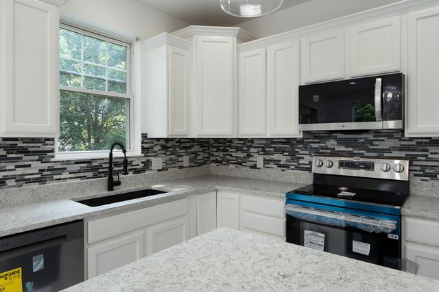 2859 Acarie Drive, Columbus, OH 43219
