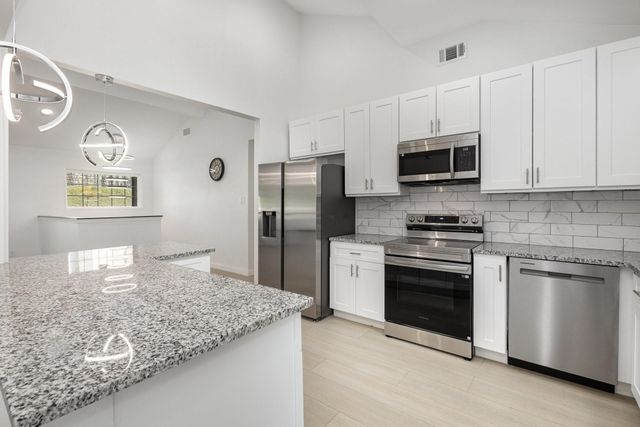 707 W Red Bird Lane, Dallas, TX 75232