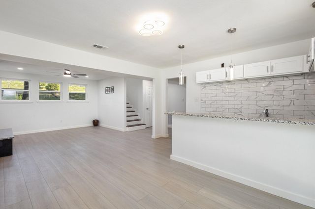 707 W Red Bird Lane, Dallas, TX 75232