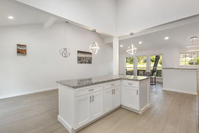 707 W Red Bird Lane, Dallas, TX 75232