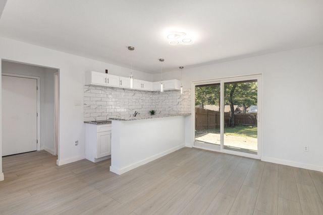 707 W Red Bird Lane, Dallas, TX 75232