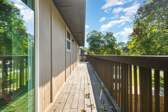707 W Red Bird Lane, Dallas, TX 75232