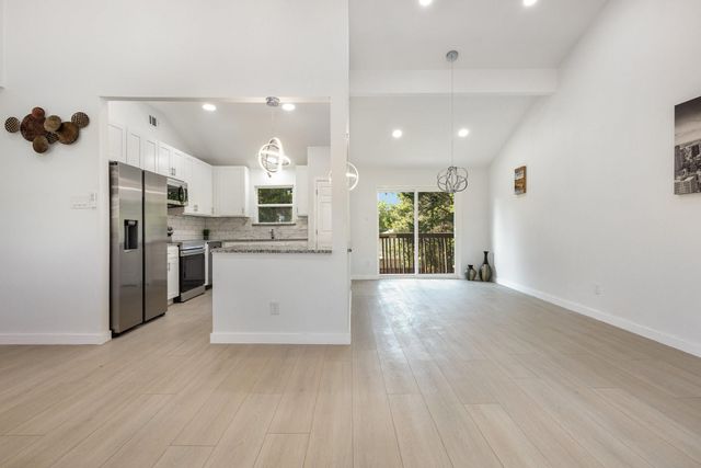 707 W Red Bird Lane, Dallas, TX 75232