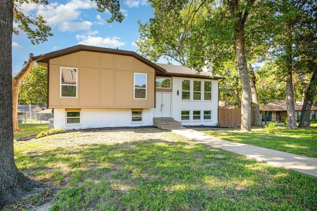 707 W Red Bird Lane, Dallas, TX 75232