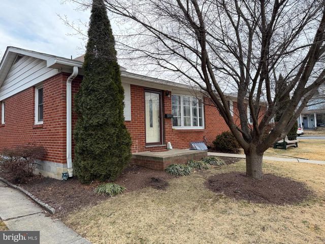 11 SCOTLAND ROAD, Chambersburg, PA 17201