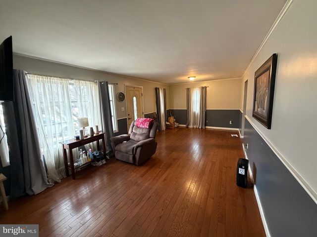 11 SCOTLAND ROAD, Chambersburg, PA 17201