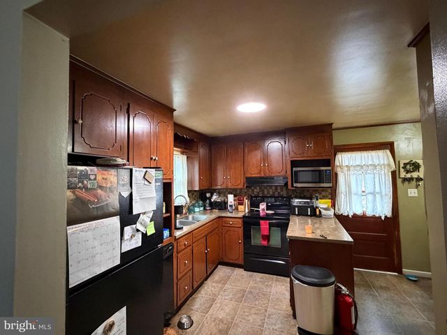 11 SCOTLAND ROAD, Chambersburg, PA 17201